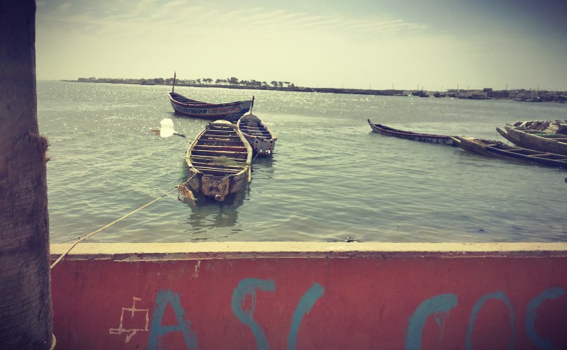 Des embarcations amarrées #Off2Africa 20 Saint-Louis Sénégal © Gilles Denizot 2016