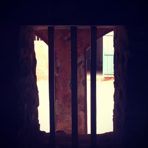 Barreaux d'une cellule #Off2Africa 29 Gorée Sénégal © Gilles Denizot 2016