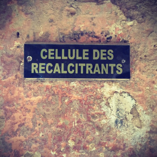 Panneau indiquant : Cellule des récalcitrants #Off2Africa 29 Gorée Sénégal © Gilles Denizot 2016