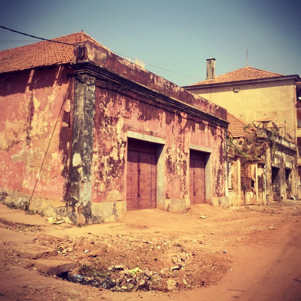 Bâtiments délabrés dans Bissau #Off2África 49 Ziguinchor Bissau © Gilles Denizot 2017