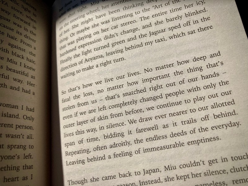 Une page ouverte du livre Sputnik Sweetheart de Haruki Murakami ©GD24